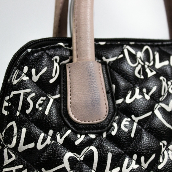 Betsey Johnson Satchel Bag Heart - Picture 3 of 4
